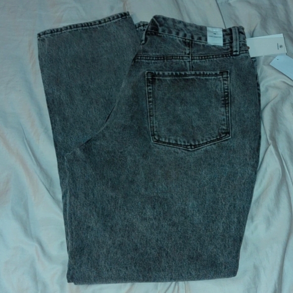 Good American Charcoal Straight Leg Jeans - Picture 6 of 7